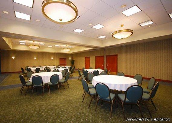 Hotel Saint Louis Airport