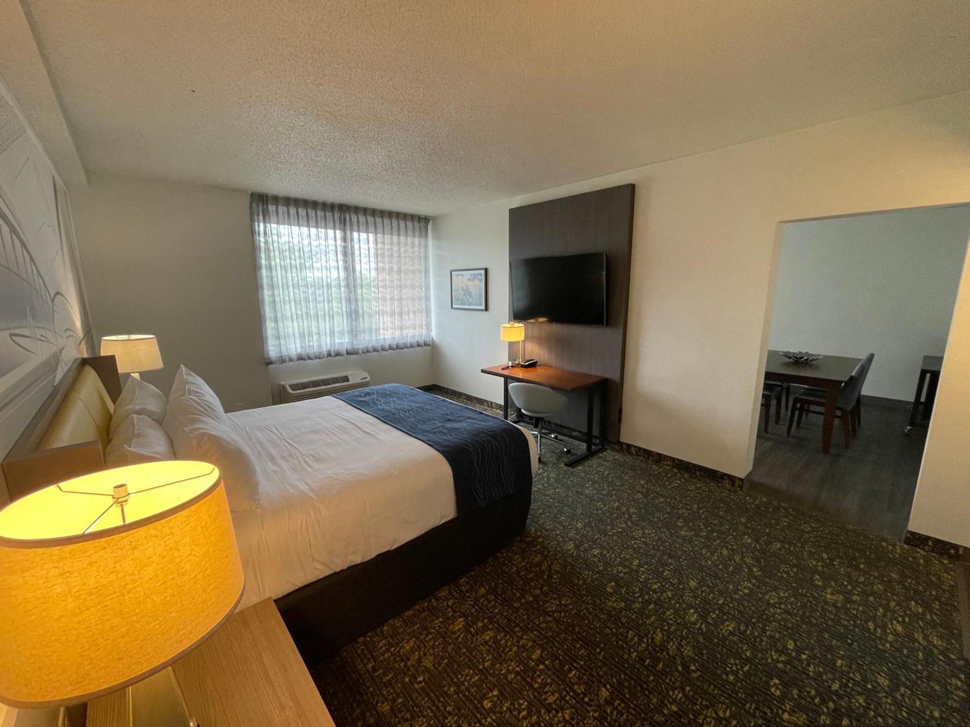 Saint Louis Airport Hotel 4*
