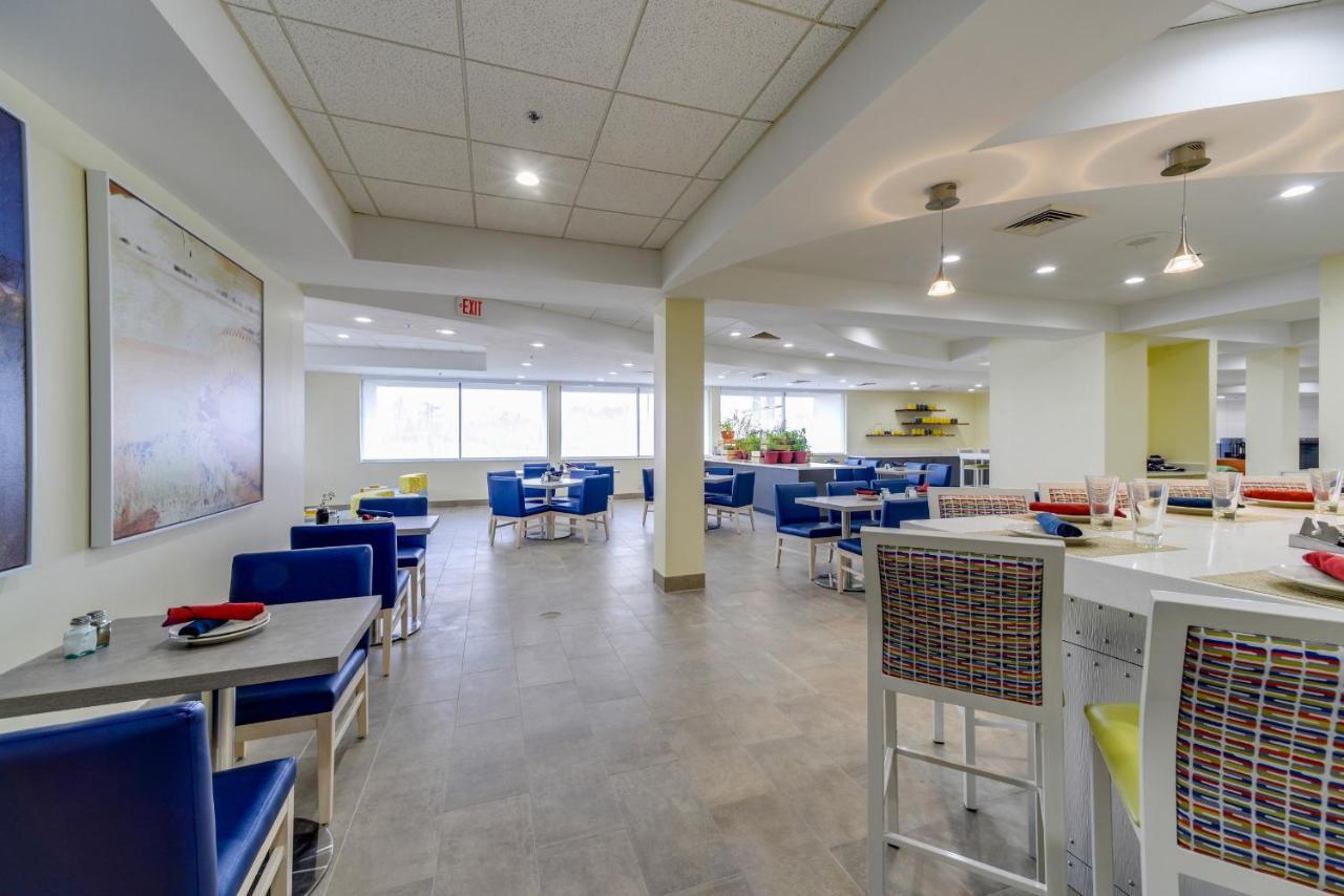 Hotel Saint Louis Airport 4*