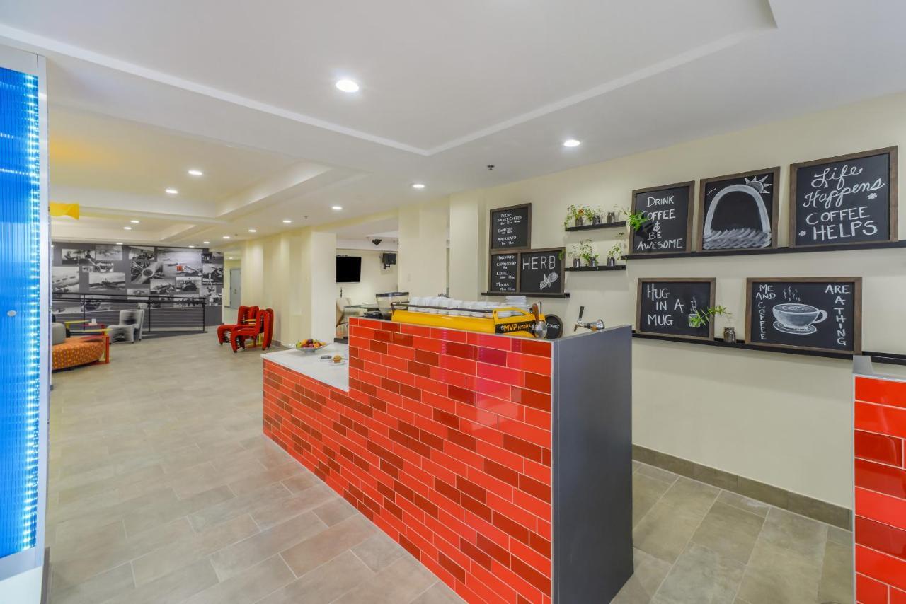 Hotel Saint Louis Airport 4*